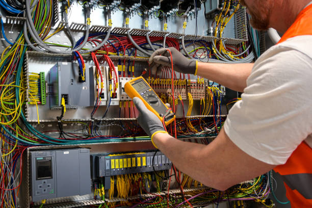 Best Affordable Emergency Electrician  in Dakota Dunes, SD